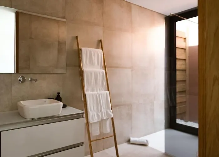 Souto Village - By Rowdhouses - Private Pool & Lemon Farm * Pacos de Gaiolo