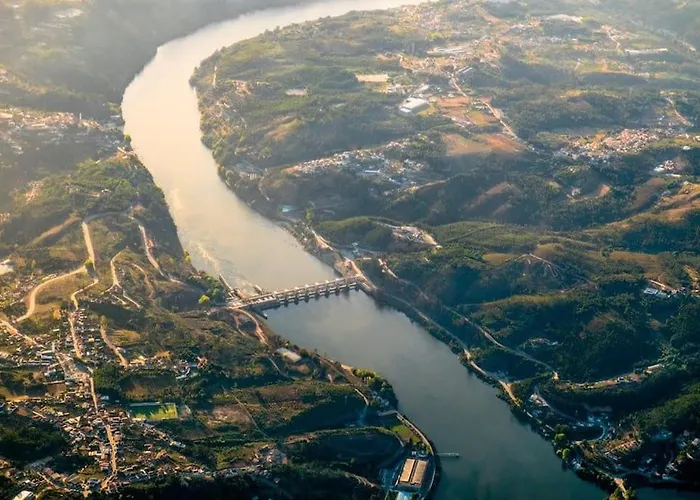 Souto Village - By Rowdhouses - Private Pool & Lemon Farm Pacos de Gaiolo