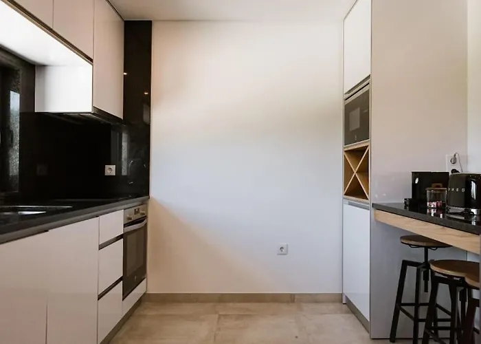 Souto Village - By Rowdhouses - Private Pool & Lemon Farm *